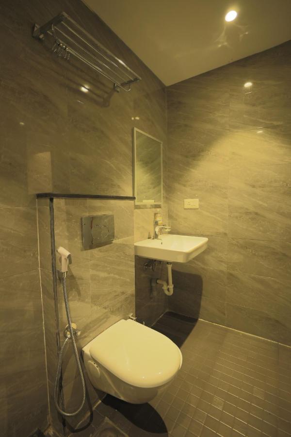 Crystal Urban Park Hotel Bhubaneswar Bagian luar foto
